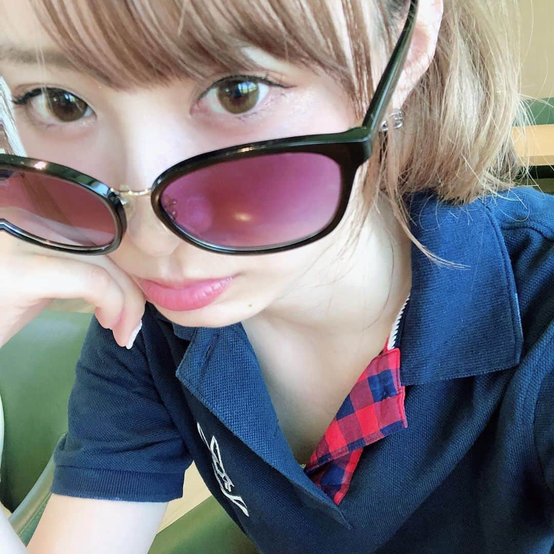 生田衣梨奈さんのインスタグラム写真 - (生田衣梨奈Instagram)「♥サングラス♥﻿ ﻿ 暑い日が続きますよね♥﻿ 塩分とかもしっかり取ってくださいね！！！！﻿ ﻿ えりは暑いからサングラスとポニーテール笑﻿ ﻿ 目が日焼けするといけないらしくて﻿ UVが入ってるカラーコンタクトしてます！！﻿ ﻿ TOPARDSのHONEY AMBER﻿ ﻿ 指原莉乃さんプロデュースのカラーコンタクト！！﻿ ﻿ めっちゃかわいくうつる♥️ ﻿ ﻿ ﻿ #morningmusume20 #モーニング娘20﻿ #helloproject  #顔面国宝﻿ #えりぽんかわいい #アイドル﻿ 存在が #インスタ映え #かわいい﻿ #Love #beauty﻿ #followme #makeup﻿ #Instagram #instagood﻿ #메이크업 #얼스타그램﻿ #ig_Japan #팔로미﻿ #フォロー歓迎 #ootd﻿ #生田衣梨奈 #カラコン﻿ #指原莉乃 さん  #TOPARDS﻿ #いいね #おすすめ﻿ #IDOL #골프﻿ #SELFIE #셀카」8月7日 12時03分 - erina_ikuta.official