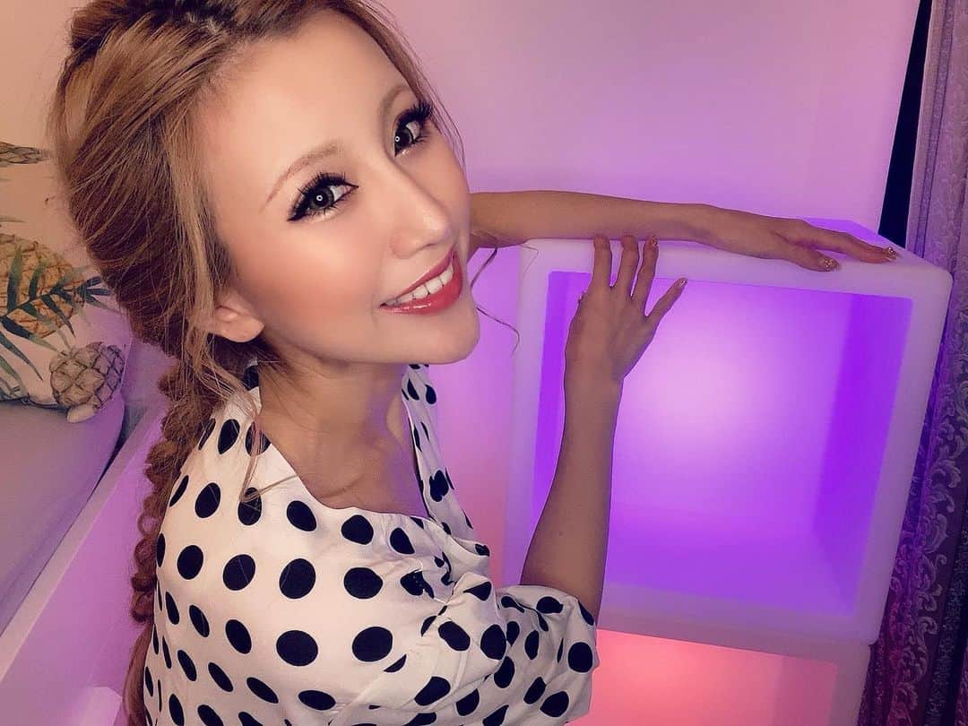 おなぎのインスタグラム：「本日更新の【おなぎTUBE】 でNEWインテリアお披露目 19時更新です⏰  #インスタ映えインテリア #youtube#おうち時間」