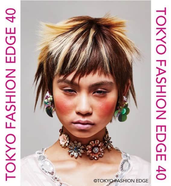 東京ファッションエッジ／プロフェッショナル東京のインスタグラム：「TOKYO FASHION EDGE 40号に掲載の美容師様をご紹介します📸  柳雅夫 資生堂プロフェッショナル @yanagimasao   Hair : YANAGI MASAO Make : NISHIMORI YUKI @nishimori_yuki  Photo : toshinori suzuki @toshinorisuzuki   ----------------------------------------------------  #東京ファッションエッジ　#tokyofashionedge #柳雅夫 #profeshionaltokyo #クリエイティブヘア #creative #クリエイティブヘアスタイリスト #creativehairstylist #hair #ヘアスタイル #hairstyle #ヘアカラー #haircolor #メイク #make #makeup #ファッション #fashion #美容師 #ヘアスタイリスト #hairstylist #hairstylistjapan #美容学生 #modermsalon #colorsync #hairtransformation #hairinspo #hairofinstagram #美容学生と繋がりたい #fashionista   ----------------------------------------------------」