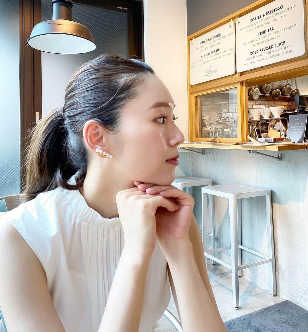 橋本まゆのインスタグラム：「このピアスを付けているとよくどこのですか？とDMを頂くので…♡﻿ @tasaki_intl のピアスです🐚 ﻿ 毎日愛犬に会いたくてたまらない。 ミニミニにしてポケットに入れられたら良いのに🥺 ﻿ #ピアス#tasakibalance #tasaki」