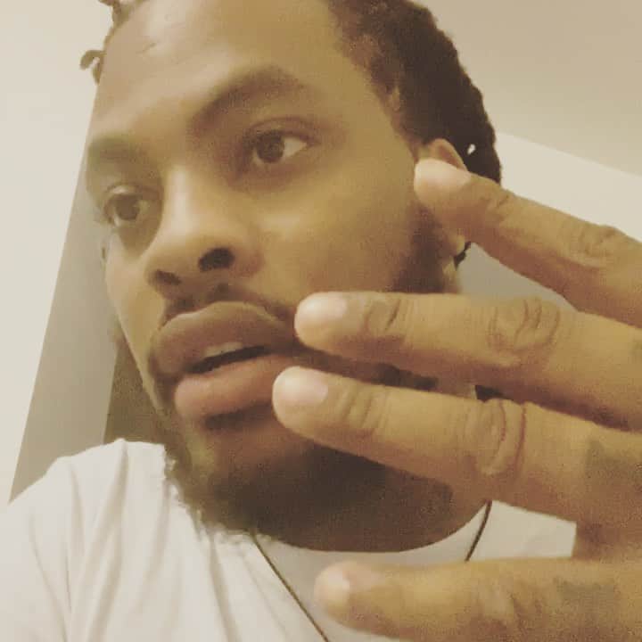 ワカ・フロッカ・フレイムのインスタグラム：「I’m not the only HUMAN  that feel like this... am I?」