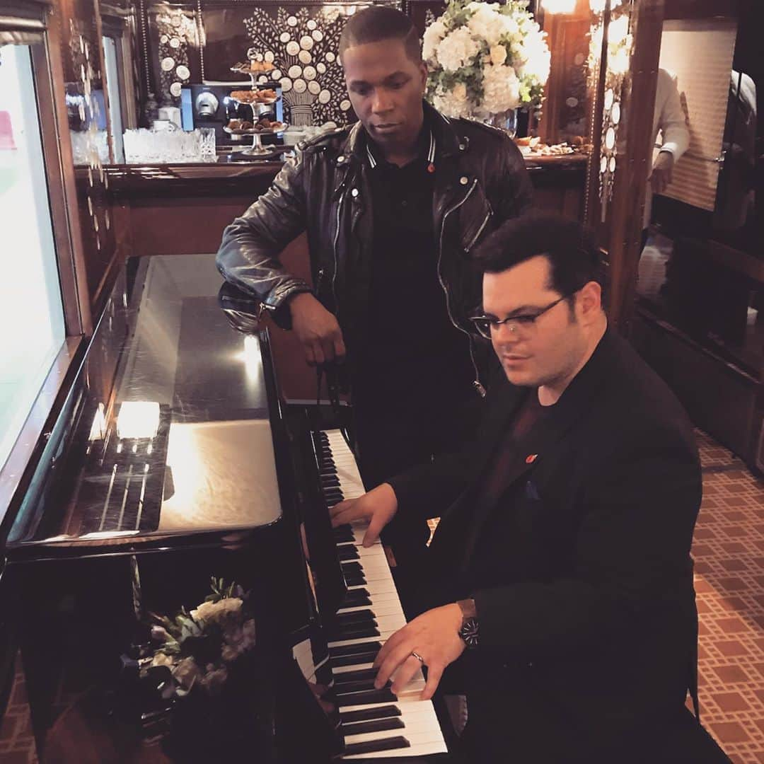 ジョシュ・ギャッドさんのインスタグラム写真 - (ジョシュ・ギャッドInstagram)「Happy birthday to one of the most talented human beings I know, @leslieodomjr who I am blessed enough to have met in college and been along for the ride on his incredible trajectory into a superstar!!! I am so honored and grateful he said yes to starring in CentralParkTV and in turn created an iconic character that is now Emmy Nominated!!!! Love you my friend.」8月7日 13時15分 - joshgad