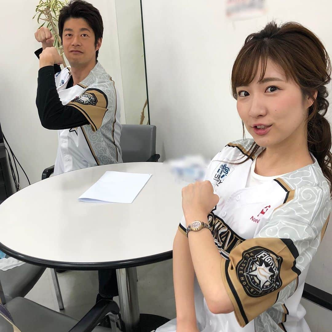 世永聖奈さんのインスタグラム写真 - (世永聖奈Instagram)「⚾️🔫💕﻿ ﻿ きょう深夜0時51分放送【Bravo!ファイターズ】﻿ ﻿ カンガルーパンチ炸裂の杉谷拳士選手に﻿ 試合前の謎の動きや話題の登場曲について﻿ お話聞いてきました🦘﻿ ﻿ Fドッキュンは…﻿ 見た瞬間これでいこうと決めていたんです。﻿ ﻿ ①正座姿もかっこいいキャプテン﻿ 　（インタビューは来週放送）﻿ ②目があって、きゅんにきゅんきゅん﻿ ﻿ の2本立てでお送りします！﻿ ﻿ 深夜の放送ですが﻿ みなさん一緒に夜更かししてください😆💗﻿ ﻿ #北海道日本ハムファイターズ﻿ #ファイターズ #lovefighters #羽撃く﻿ #杉谷拳士 選手 #カンガルーパンチ﻿ #西川遥輝 選手 #正座 #定位置﻿ #谷口雄也 選手 #目が合う #きゅん﻿ ﻿ #HBC #北海道放送﻿ #ブラボーファイターズ﻿ #bravoファイターズ﻿ #Fドッキュン﻿ #アナウンサー #渕上紘行 #渕上師匠﻿ #世永聖奈 #セナスタグラム﻿ ﻿ 『 #fドッキュンは世永アナの独壇場 』﻿ 渕上師匠がこんなハッシュタグ付けていました笑﻿ ﻿ ドッキュンを作るために﻿ 試合以外の映像もくまなくチェックします。﻿ カメラマンに撮って欲しいものを頼むこともあります😙﻿ 1分のコーナーですが、﻿ 時間をかけて心を込めてお届けしますので、﻿ 楽しんでもらえたら嬉しいです😊」8月7日 13時28分 - hbc_yonagasena