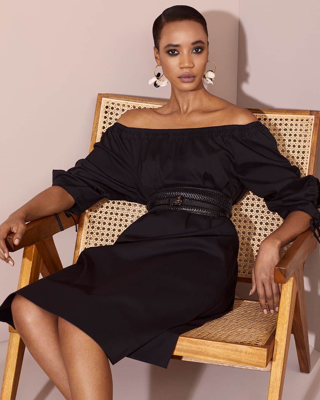 Saks Fifth Avenueのインスタグラム：「Go for that shoulder-showing sleek look in @lafayette148ny.」
