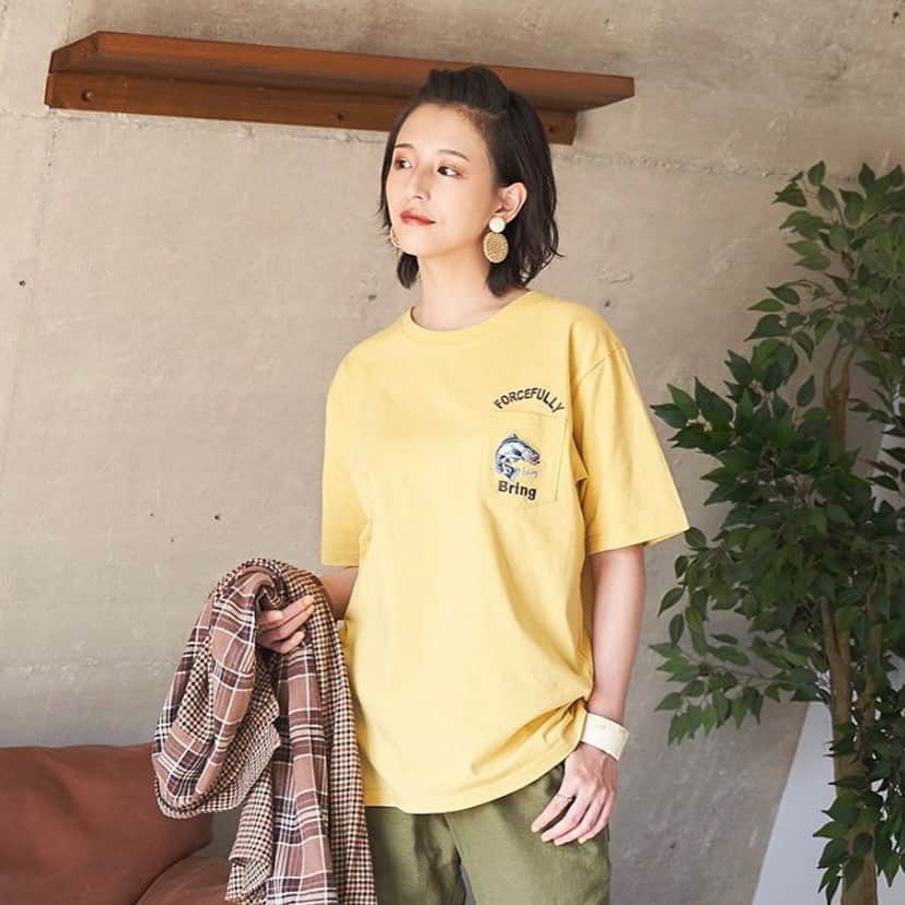 朱里さんのインスタグラム写真 - (朱里Instagram)「power to the people のブランドルックに起用していただきました☺︎ . wear/ @power_tothe_people_  director/ @k_kuroyanagi @ken_taro_tanaka  ph/ @mush0116  hm/ @guchiii.hm  #powertothepeople」8月7日 23時13分 - a_ka_ri_m
