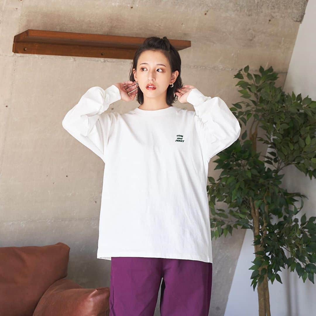 朱里さんのインスタグラム写真 - (朱里Instagram)「power to the people のブランドルックに起用していただきました☺︎ . wear/ @power_tothe_people_  director/ @k_kuroyanagi @ken_taro_tanaka  ph/ @mush0116  hm/ @guchiii.hm  #powertothepeople」8月7日 23時13分 - a_ka_ri_m