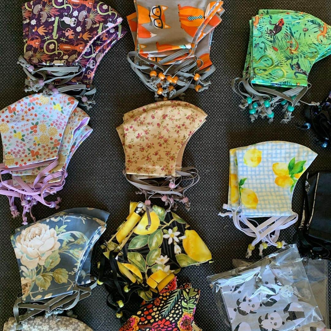 キーファー・ハベルのインスタグラム：「These are kids size masks!!! Handmade by my mom!  @susankhu she makes each one with double layered high thread count 💯 cotton with a variety of designs. She also makes adjustable elastic ear straps which make it easier to get a decent seal around the top and bottom.  They are 6$ plus a shipping fee per order, direct message me if you are interested and want to see all the styles to choose from.... #returntoschool #masks #masksforsale #wearamask #maskupmichigan #mask #kidsmasks #backtoschoolkidsmasks #flattenthecurve #beatcovid19」