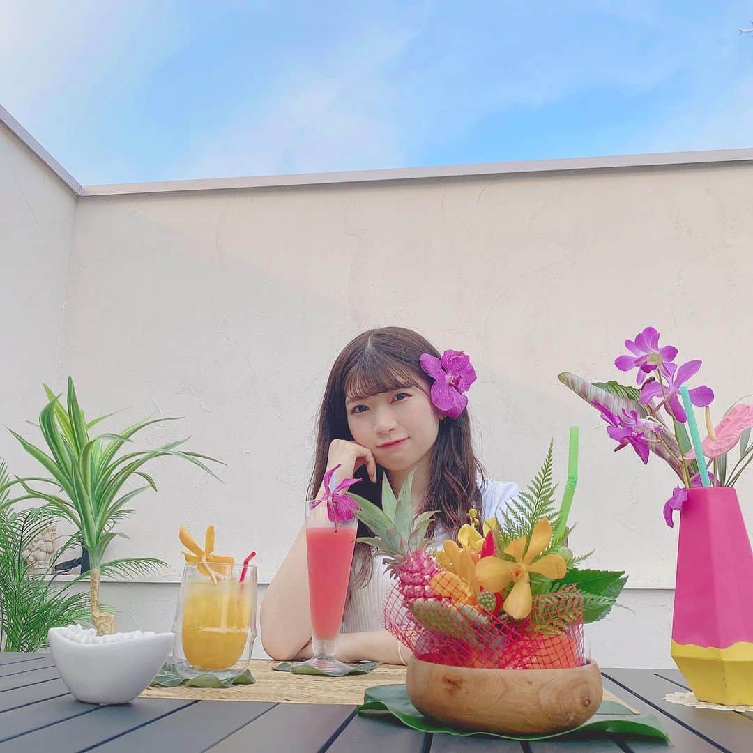 西萌葉のインスタグラム：「🌺 ㅤㅤㅤ 本日は 映えカフェにお邪魔しました☀️ ㅤㅤㅤ 全部可愛いすぎない？🍹🌈 まだ写真あるから次に〜 ㅤㅤㅤ マリさんありがとうございました💗 #テラスダイニング #おうちカフェ #instafood」