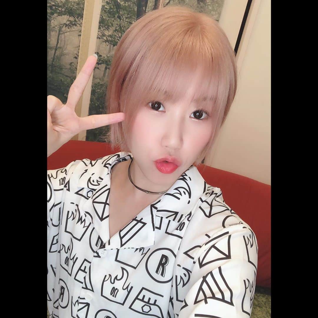 miumeさんのインスタグラム写真 - (miumeInstagram)「Spicaさんで髪の毛綺麗にしてもらいました😉お家でピンク入れるからこれは今だけカラー！」8月7日 23時19分 - miume_1220