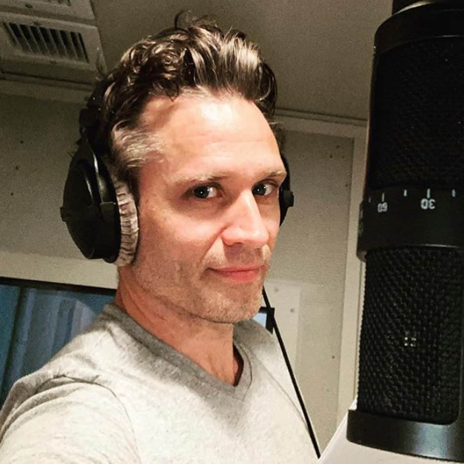 サラ・ドリューさんのインスタグラム写真 - (サラ・ドリューInstagram)「Had a blast this week working on a new play for radio by Kenneth Lin with @latheatreworks . Due to covid, we couldn’t be in the same booth together but at least I got to hear @seamuspatrickdever in my headphones!! Everything is pretty different, but oh lord it was a joy diving into a fantastic play with folks I just LOVE working with! (Ps- totally stole that pic of Seamus from his IG)!」8月7日 23時31分 - thesarahdrew