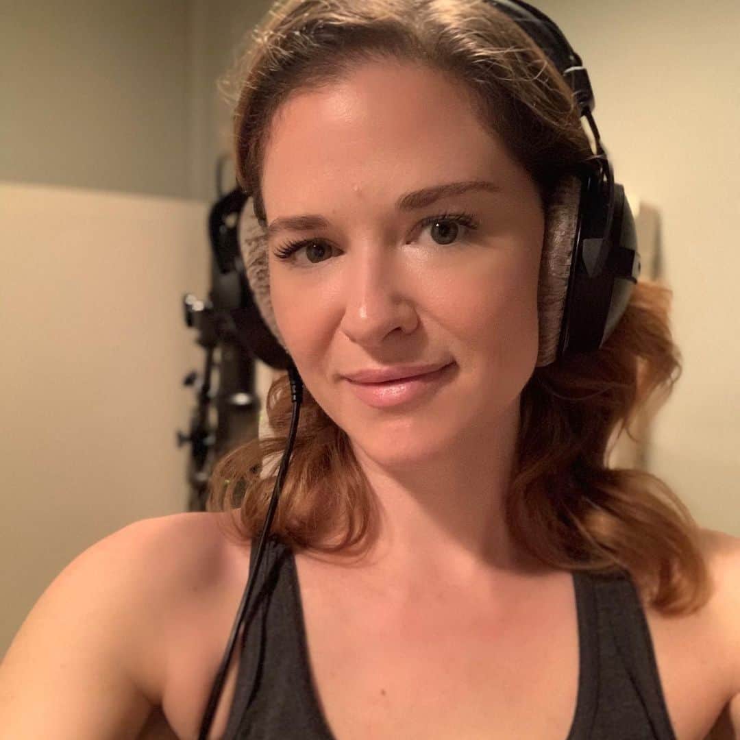 サラ・ドリューさんのインスタグラム写真 - (サラ・ドリューInstagram)「Had a blast this week working on a new play for radio by Kenneth Lin with @latheatreworks . Due to covid, we couldn’t be in the same booth together but at least I got to hear @seamuspatrickdever in my headphones!! Everything is pretty different, but oh lord it was a joy diving into a fantastic play with folks I just LOVE working with! (Ps- totally stole that pic of Seamus from his IG)!」8月7日 23時31分 - thesarahdrew