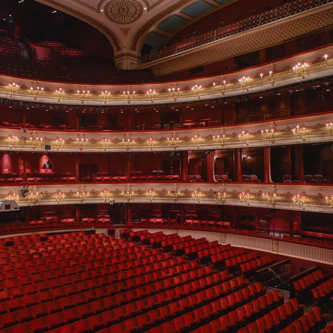 クリスティーズさんのインスタグラム写真 - (クリスティーズInstagram)「We're honoured to present this unique work of London's Royal Opera House by photographer Joanna Vestey who — with collaborator Tara Rowse — has set up a bold fundraising initiative called Custodians for Covid to raise funds for arts institutions threatened by the pandemic.⠀ .⠀ Oxford-based Vestey has produced a collection of 20 photographs, each featuring an affected London theatre,⠀ portraying the custodian who is charged with its care during this time of crisis. The photographs are being sold in limited editions to raise funds for each theatre.⠀ .⠀ The custodian's presence in the image brings the setting to life and celebrates the often-unknown role of the guardians who continue to maintain these institutions. The series explores themes such as heritage, stewardship, identity and preservation, which feel even more poignant given the isolation so many are currently experiencing and the uncertainties so many face.⠀ .⠀ Joanna Vestey (b. 1972), 'Amina L'Bini, Security Supervisor, Royal Opera House, London, June 2020'. Estimate: €2,800-3,200.⠀ .⠀ Photographs — 10 November, Paris.⠀ .⠀ #joannavestey #royaloperahouse #london #photograph #photography #charityauction #art #artist #custodiansforcovid #buyprintsavetheatre #C4C @joannavestey @royaloperahouse @tarajunorowse @touchdigital⠀ ⠀」8月7日 23時37分 - christiesinc