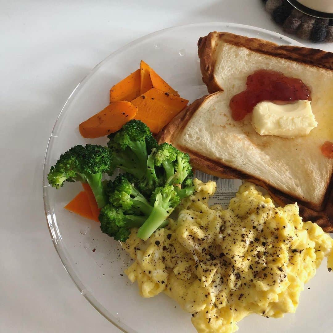 のインスタグラム：「👩🏻‍🍳」