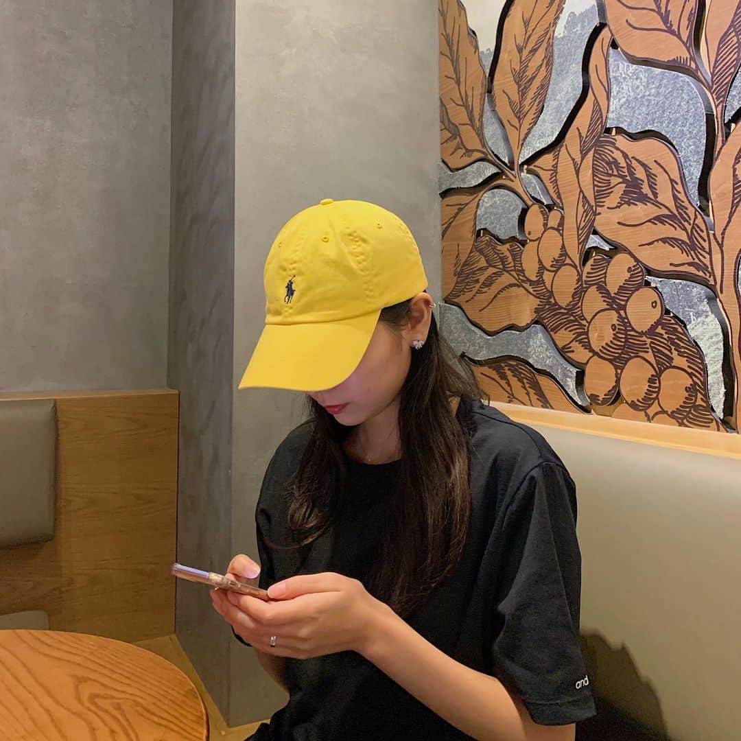 キム・ナヒョンのインスタグラム：「주말 💛〰️💛」