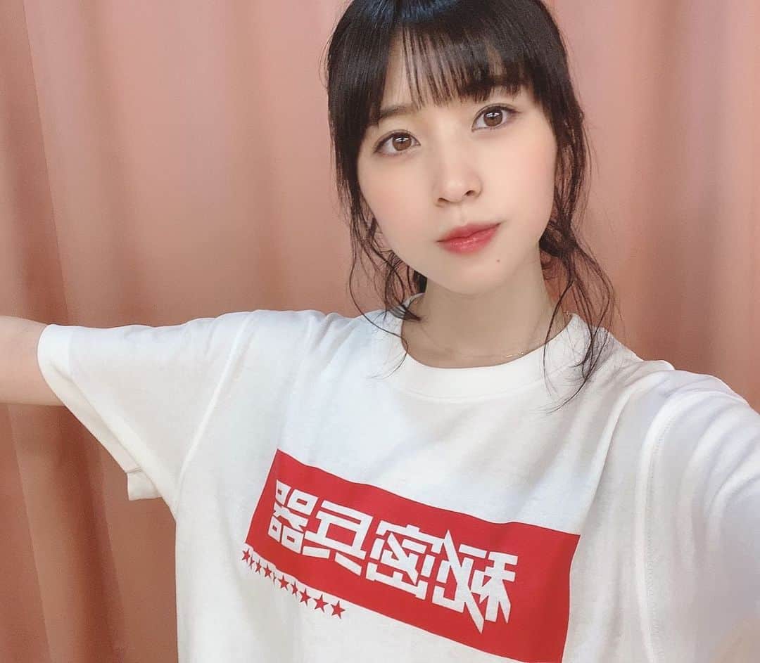 仙石みなみのインスタグラム：「. おニューロゴTシャツ。 お気に入りっ♡ . #秘密兵器 #swp #tshirt #new #summer」
