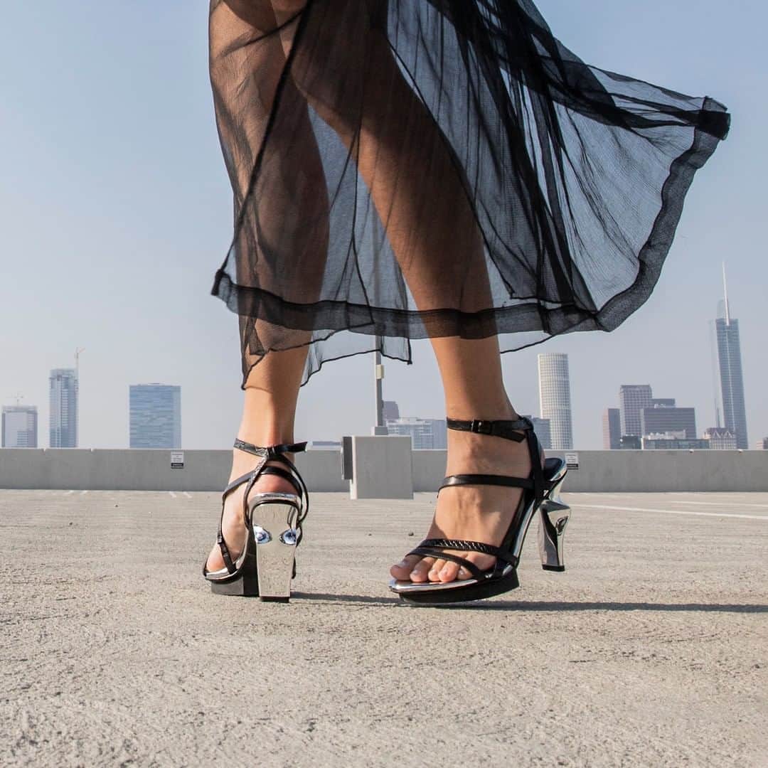 ユナイテッドヌードさんのインスタグラム写真 - (ユナイテッドヌードInstagram)「The TWIRL STRAPS HI //// A statement heel paired with a minimal clean straps. //// #SS20⁠ .⁠ The Twirl Straps Hi is on sale during our end of season sale.⁠ .⁠ #unitednude #fashion #architecture #killerheels #hautecouture #ss20 #springsummer #design #heels #footwear #footweardesign #fashionfootwear #2020 #style #thefuture #futuristic #shoegame #streetstyle #lookoftheday #instafashion #instastyle #solecollector #minimalmovement #streetlook #summerstyle」8月8日 0時01分 - unitednude