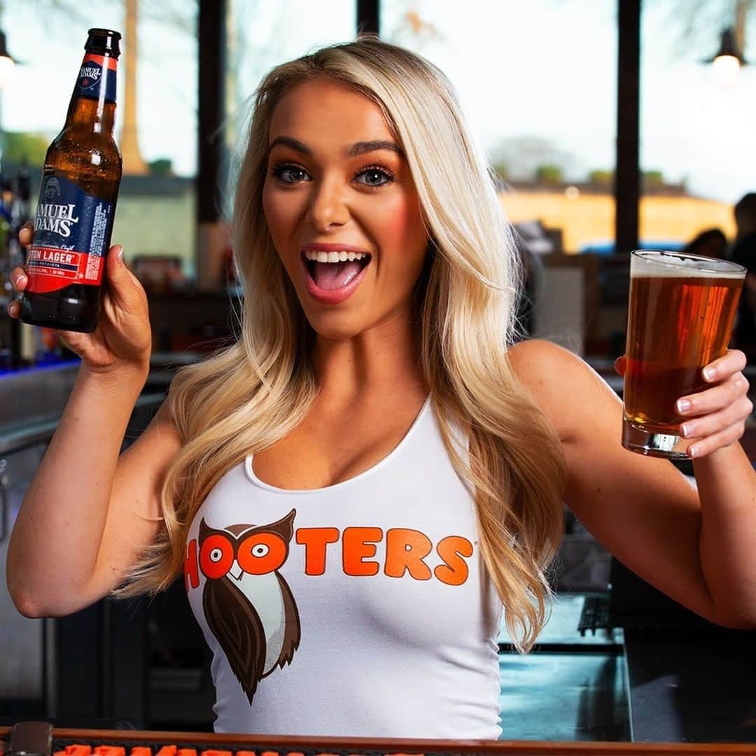 Hootersさんのインスタグラム写真 - (HootersInstagram)「It’s #InternationalBeerDay! 🍻 And it’s safe to say we’re big fans. Biiiiggg fans.」8月8日 0時03分 - hooters