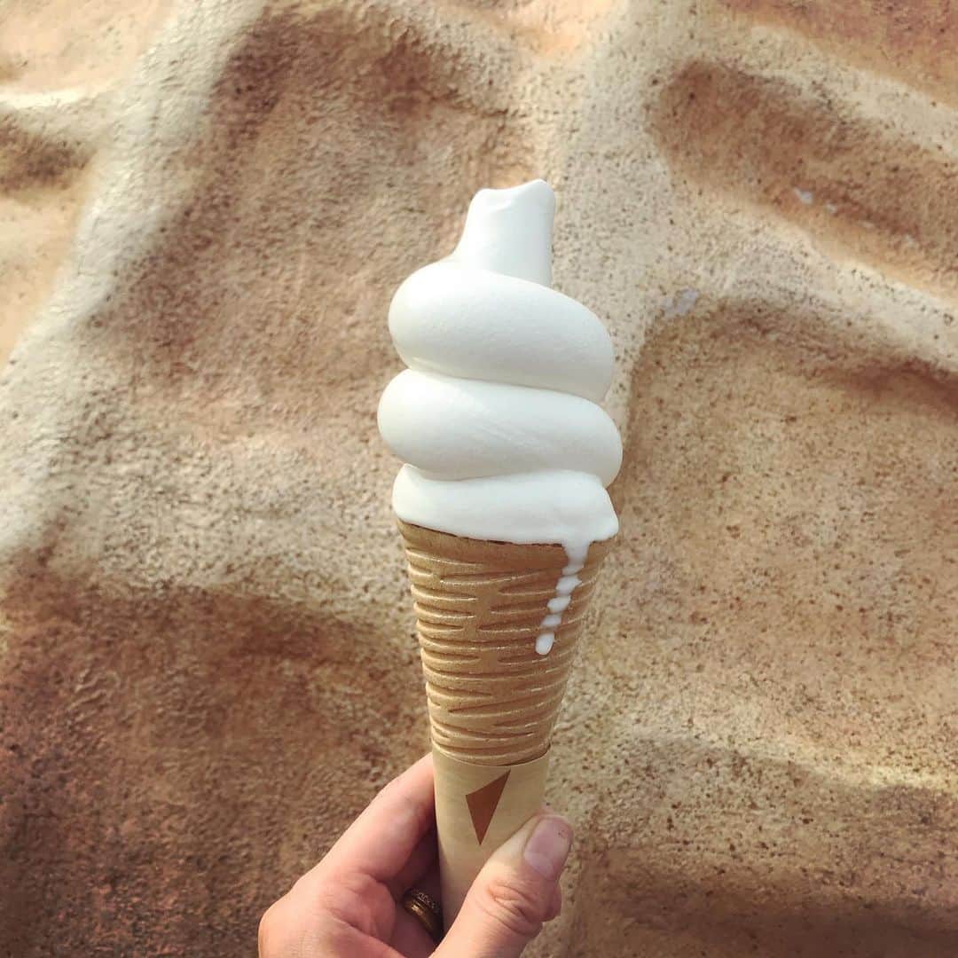 眞鍋さゆりのインスタグラム：「ピーナッツ🥜  #ソフトクリーム#summer#ピーナッツ#icecream」