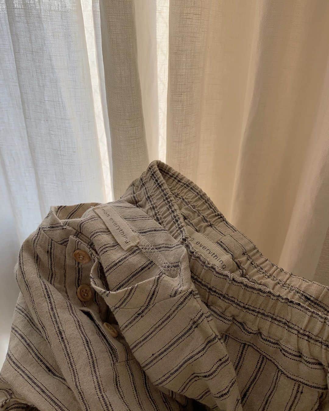 のインスタグラム：「@mon_everything  linen set up 近々発売致します🤎 タグが変わりました~」