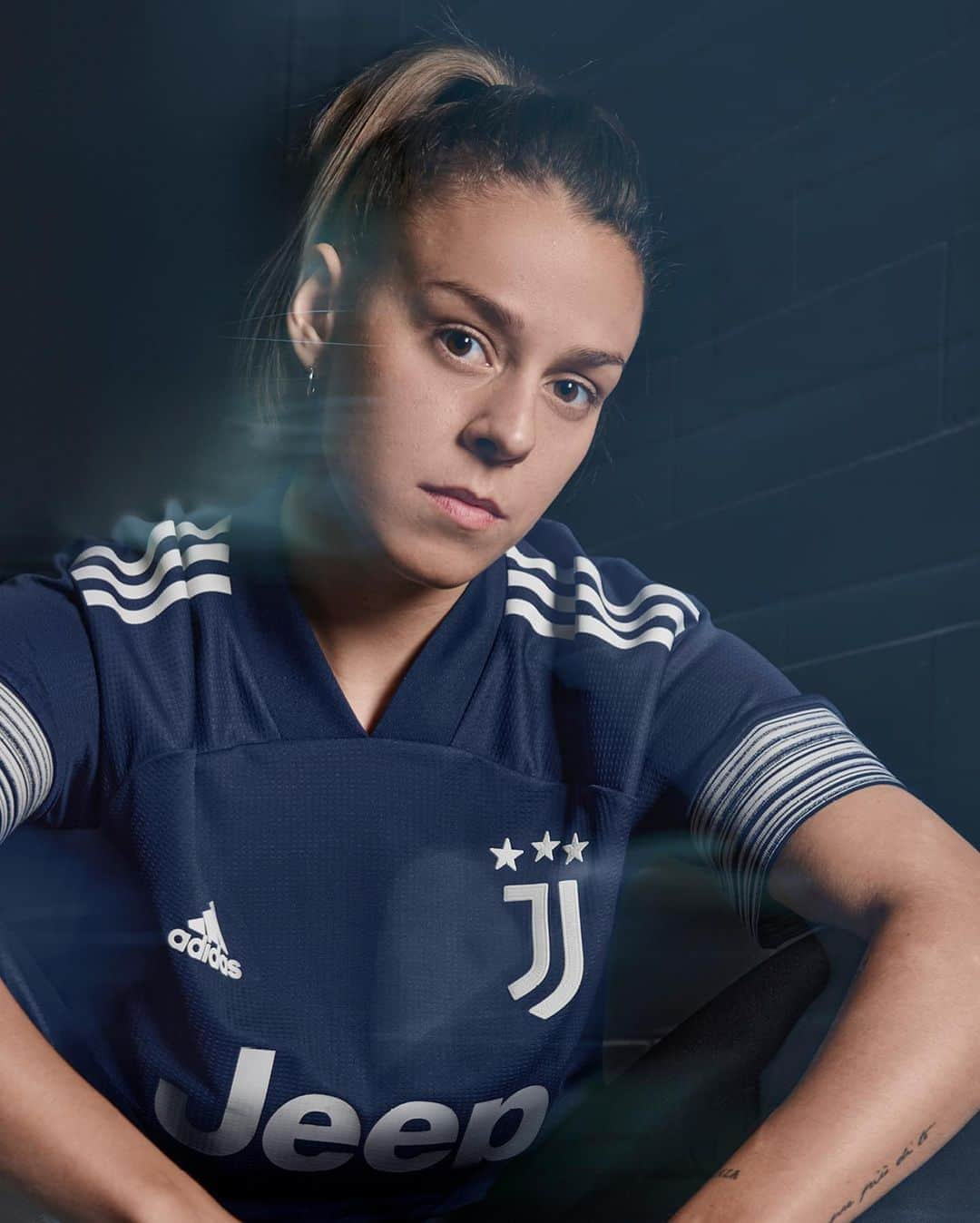 adidas Footballさんのインスタグラム写真 - (adidas FootballInstagram)「Timeless elegance. Introducing the new 2020/21 @Juventus Away jersey, exclusively available through adidas and official club stores.  #ReadyForSport  #Football #Soccer #adidasfootball」8月7日 17時00分 - adidasfootball