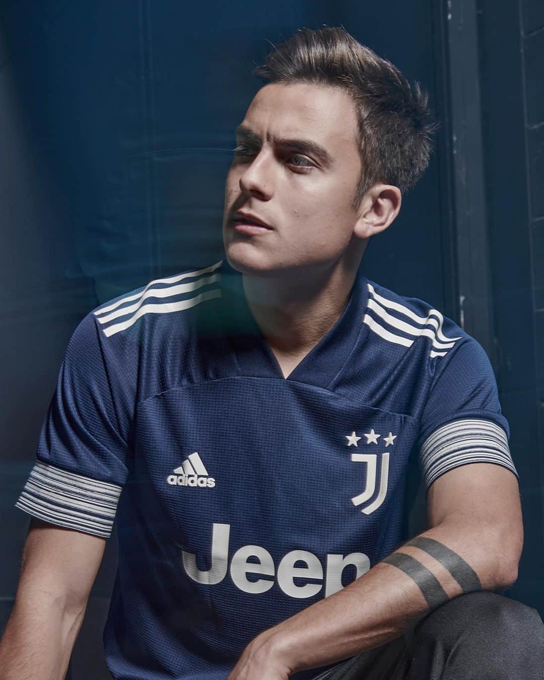 adidas Footballさんのインスタグラム写真 - (adidas FootballInstagram)「Timeless elegance. Introducing the new 2020/21 @Juventus Away jersey, exclusively available through adidas and official club stores.  #ReadyForSport  #Football #Soccer #adidasfootball」8月7日 17時00分 - adidasfootball