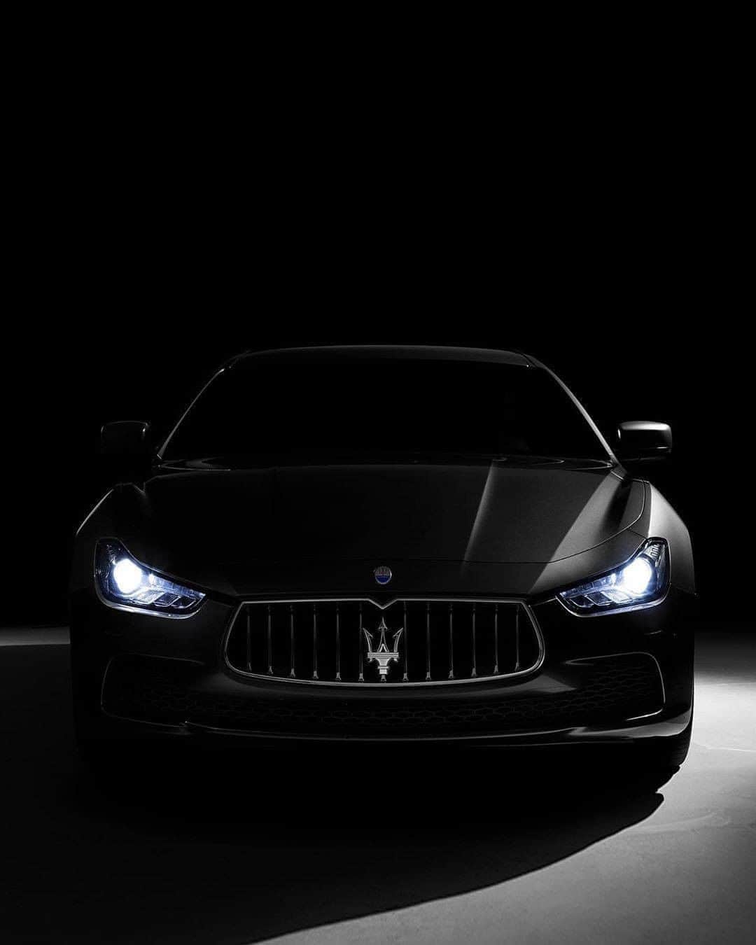 Maserati Japan | マセラティ ジャパンのインスタグラム：「その傑出した佇まい、ハイレベルなラグジュアリー性。 マセラティの大胆な哲学を、エレガントに体現するギブリ。 無機質で平凡な日常に、全てが異次元の心高鳴る体験と価値観を提案します。  #Maserati #マセラティ  #MaseratiJapan #マセラティジャパン #Ghibli #ギブリ」