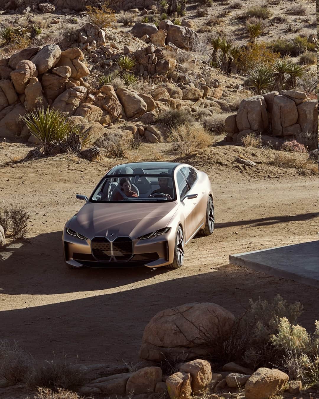 BMWのインスタグラム：「Be the change. The BMW Concept i4. #THEConcepti4 #BMW @BMWi #BornElectric」