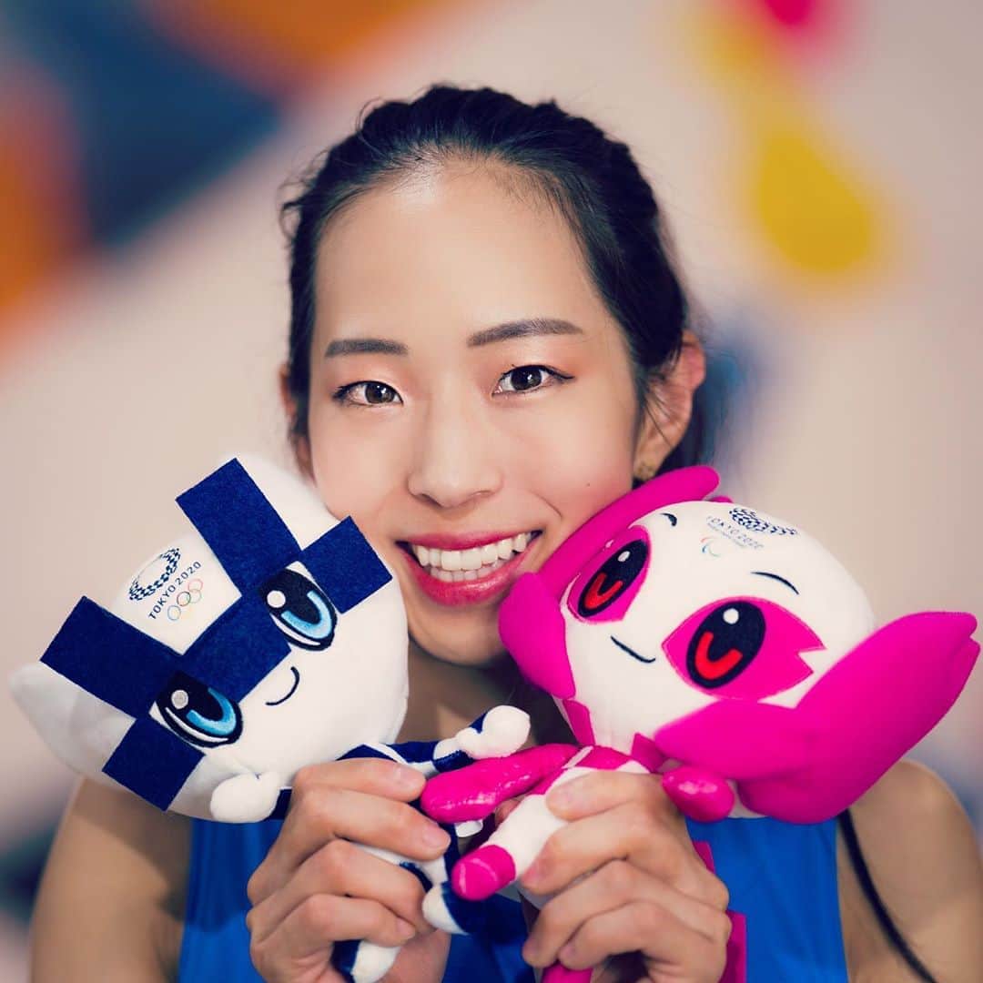 野口啓代のインスタグラム：「1 years to go🎖 #tokyo2020 * * 本当であったら今日が女子決勝の日。 わたし本当は今日引退してたんだーーー😳‼️ 後悔なく大会に出られているのかなとか、どんな課題を登っているのかなとか、明日からなにしてたんだろうとか•••今となっては考えられない💭* * この与えられた+1年を素晴らしい時間にしよう🧗🏻‍♀️ * * @tokyo2020 ＋1🤲🏻💓 ———————————— @au_official #大和証券 #セブンイレブン @thenorthfacejp @raffinee_orientalbio #三井不動産 @cowsoapcp #zeta  @c3fit @lasportivajp @petzl_official  @newhale_japan」