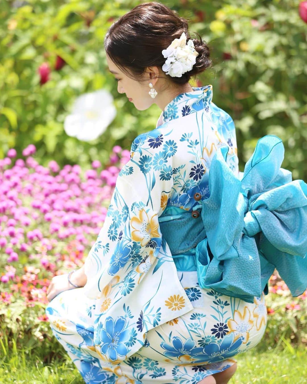 太田麻美さんのインスタグラム写真 - (太田麻美Instagram)「👘🍧💙 #yukata #japanese #japanesegirl #portrait #summer #浴衣 #浴衣ヘア #ヘアアレンジ　#ポートレート」8月7日 17時30分 - asami0523
