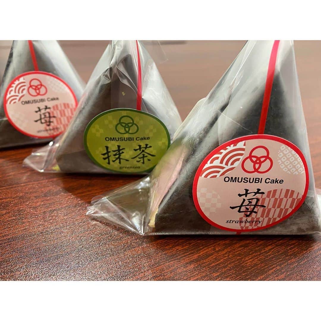 梶原凪のインスタグラム：「おむすびケーキ🍙🍰」