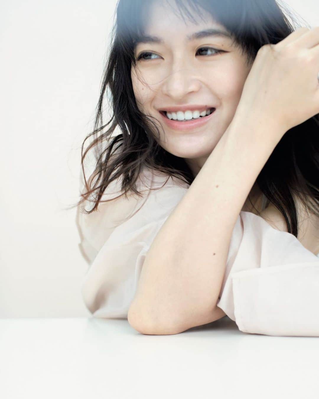 門脇麦のインスタグラム：「.﻿  原色美女図鑑﻿ ©︎KAYOKO ASAI」