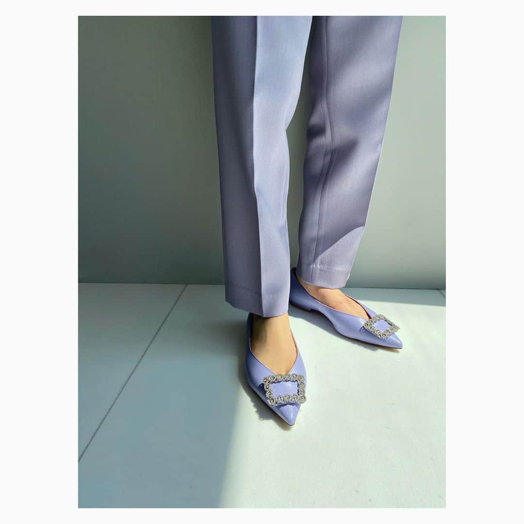 アクアガールさんのインスタグラム写真 - (アクアガールInstagram)「﻿ 【25th別注】﻿ PIPPICHIC × aquagirl﻿ JEWERLY フラットシューズ﻿ ﻿ PIPPICHICで人気のジュエルシリーズを、アクアガール のシーズンイメージに合う、ライラックカラーで別注しました。﻿ ビジューがあしらわれたスクエアバックルが目を引く華やかなデザインと、美しいVカットとポインテッドトゥが足を綺麗に見せてくれます。﻿ ﻿  shoes ¥36,000+tax﻿ no,028-09303﻿ ﻿ #aquagirl #アクアガール ﻿ #pippichic #pippichicshoes」8月7日 17時37分 - aquagirl_official