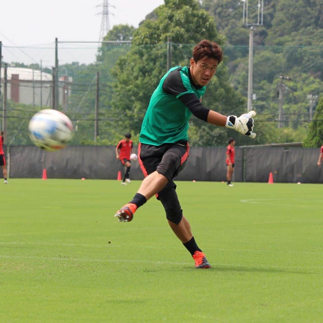 京都サンガF.C.さんのインスタグラム写真 - (京都サンガF.C.Instagram)「. 2020.08.07 . #今日のサンガタウン📸  ステキな表情をお届けします！ . #魅せようKYOTOの一体感 #sanga #京都サンガ #闘紫 #TEAM京都」8月7日 17時59分 - kyotosanga_official