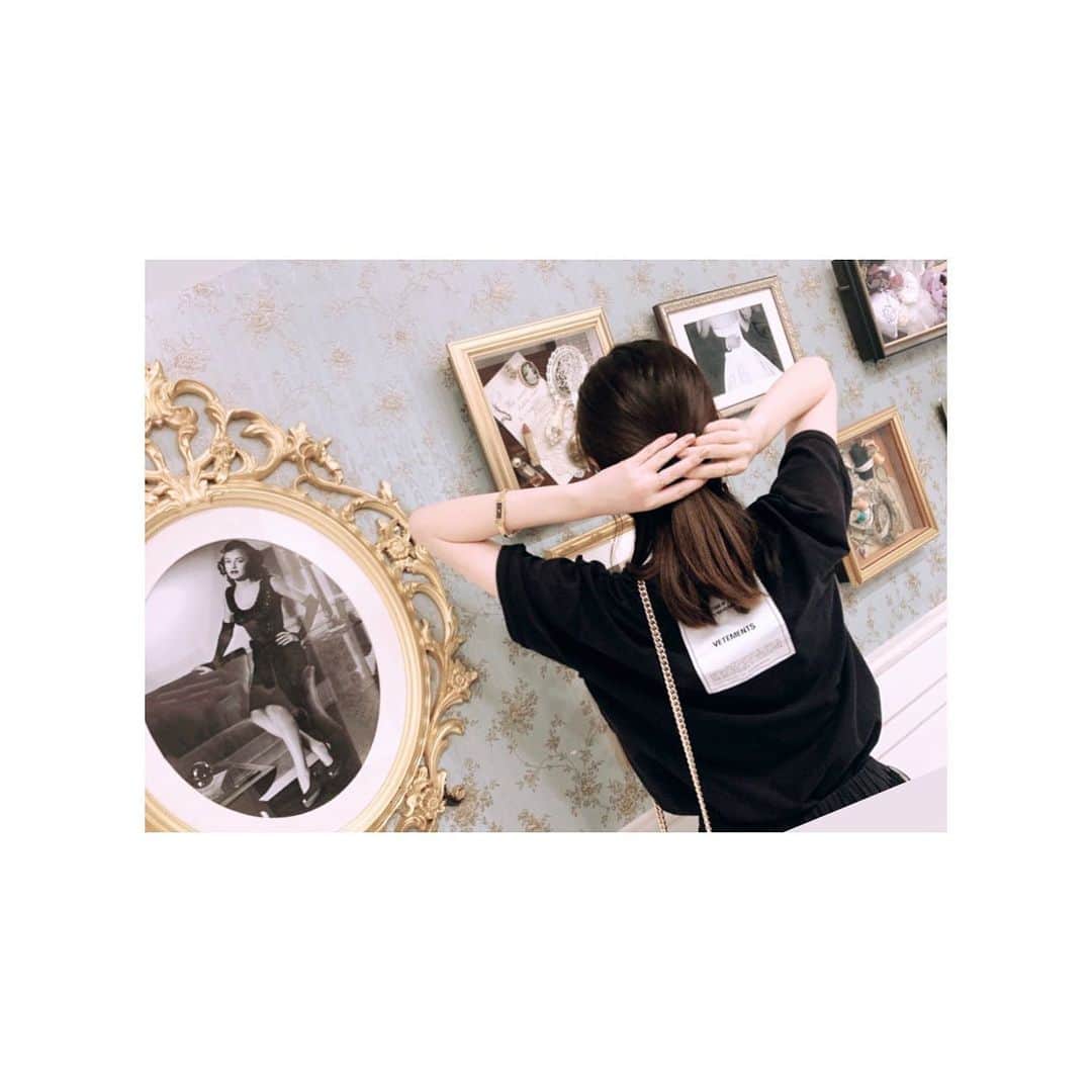 石田佳蓮のインスタグラム：「 #vetements #fashion」
