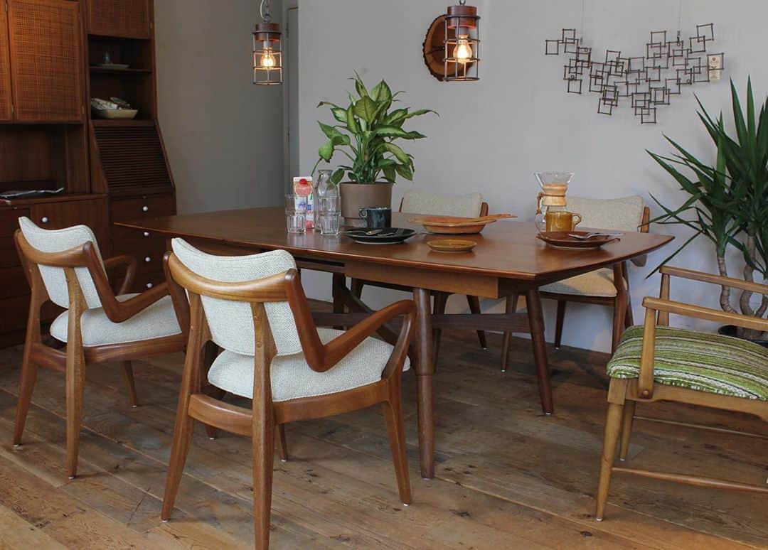 ACME Furnitureのインスタグラム