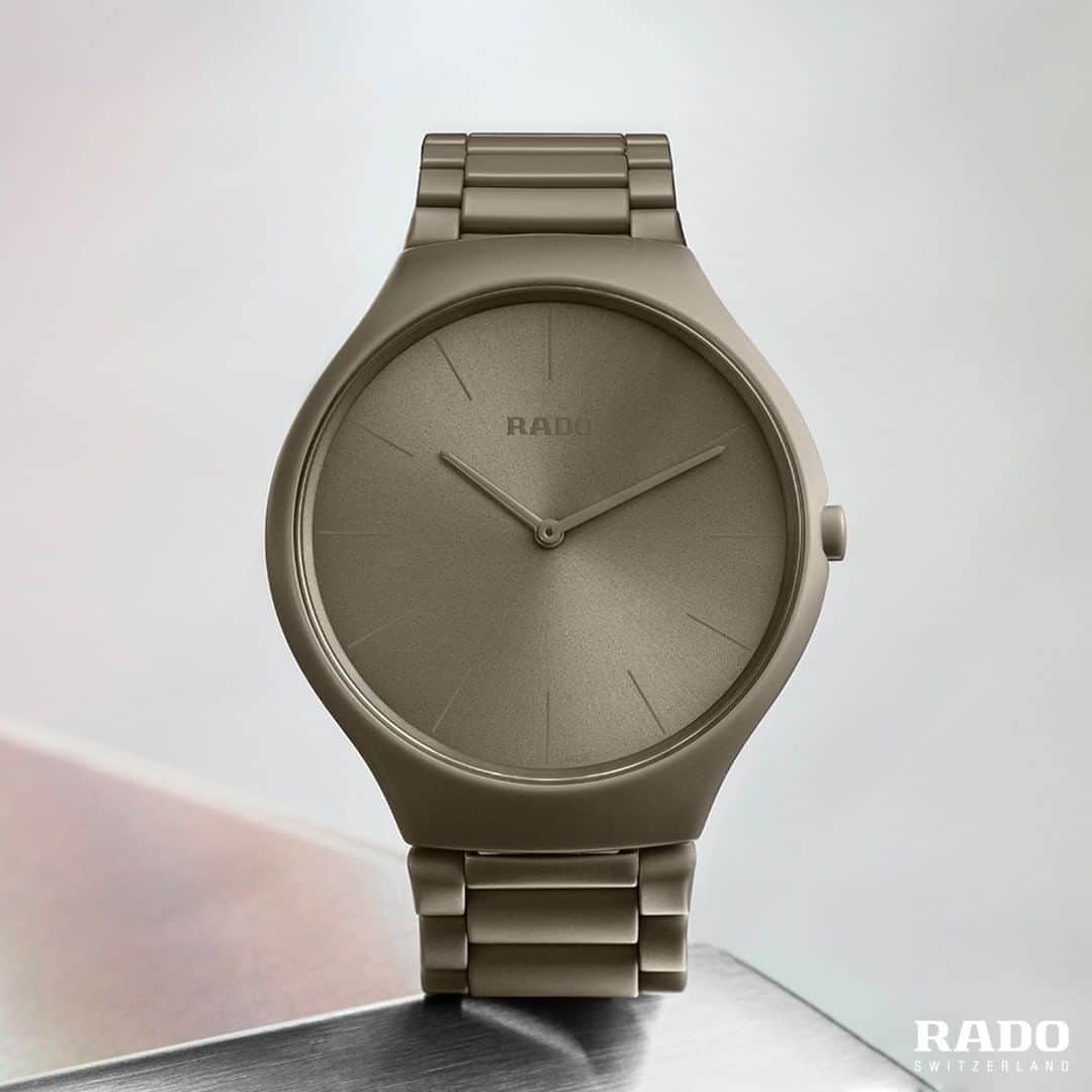 のインスタグラム：「Keep it simple with the True Thinline Les Couleurs™ Le Corbusier in Grey Brown Natural Umber. #RadoTrueThinline #Feelit」