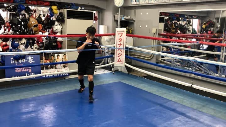 京口紘人のインスタグラム：「. . . workout . . #京口紘人 #hirotokyoguchi  #boxing #十字ウィービング #やるしかない #これ意外に難しい」