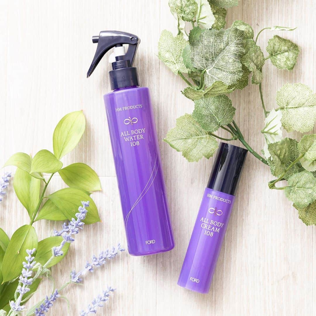 フォードヘア化粧品のインスタグラム：「乾燥が気になる肌を潤いで包み込む【オールボディウォーター108】は、天然由来の植物エキスを組み合わせた独自の成分で肌をみずみずしく保ちます。 ・ 肌本来の力を引き出してくれる【オールボディクリーム108】は、美容液感覚の保湿クリーム。 潤いを保って、理想的なハリツヤ肌へ✨ ・ ・ ・ #フォードヘア化粧品はミアンビューティーへ #MIANBEAUTY#ミアンビューティー#やさしくわたしらしく#三口産業#ボディウォーター#ボディクリーム#美容室専売品#サロン専売品#ボディケア#ボディークリーム#保湿#おこもり#保湿ケア#アンチエイジング#自分磨き#おうちケア#おこもり#保湿力#乾燥#美活#乾燥肌#保湿#おこもり美容#おうち時間#おうち美容#透明感#シンプルケア」