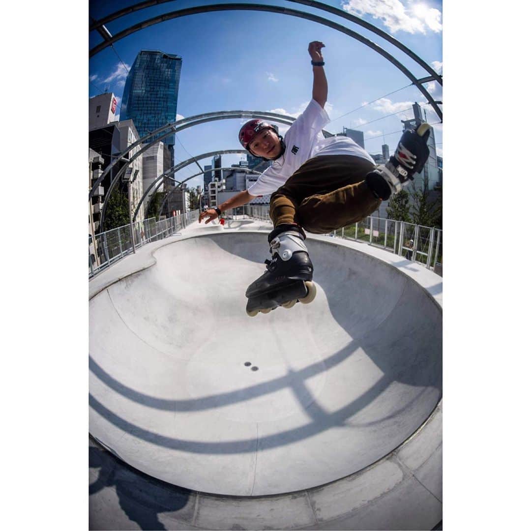 安床武士のインスタグラム：「Twisted!! at #miyashitapark (Shibuya/Tokyo) 📷 @jason_halayko . 渋谷に新しくオープンした宮下パークにJasonと撮影に行ってきました！ 灼熱でしたがそのおかげで写真は最高です🔥 @usdskates  @goodskates_inc  @canamonroad_japan  @lzbn_official  @rollinrock167  @papasu1048  #rollerblading #inlineskate #aggressiveinline #usdskates #usdaeon #aeon72 #twisted #shibuya #tokyo #インラインスケート #ローラーブレード #takeshiyasutoko #安床武士」