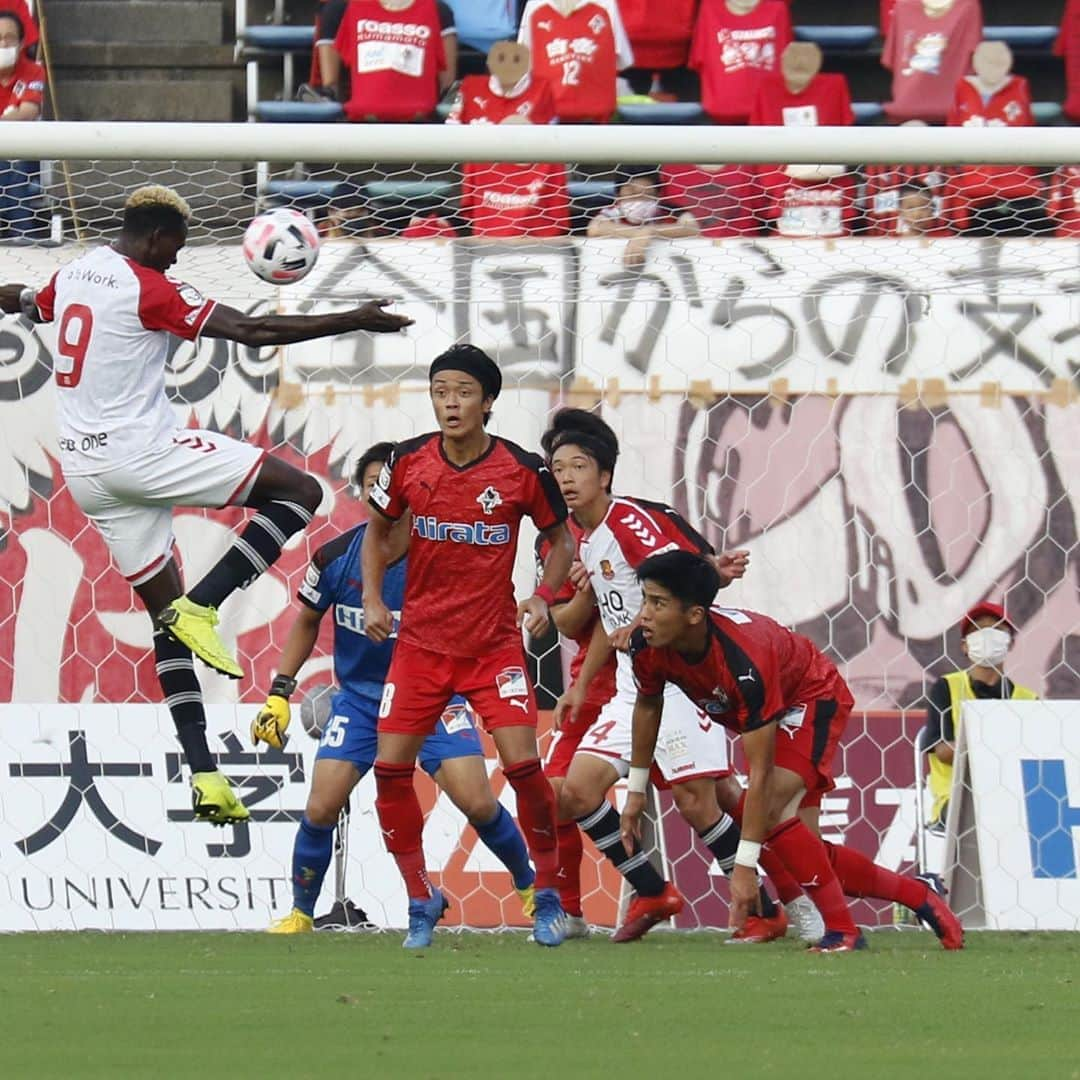 ROASSO KUMAMOTOさんのインスタグラム写真 - (ROASSO KUMAMOTOInstagram)「⚽️ ／ 8.2.SUN 第8節 VS 福島ユナイテッドFC フォトレポートPart③📸 ＼ #広報カメラ で撮影したフォトレポートPart③ をお届けします💁‍♂️ -----﻿ NEXT GAME﻿ 🗓 8.9.SUN. ⏰ 18:00 KICK OFF﻿ 🆚 ブラウブリッツ秋田 🏟 ソユースタジアム 📺 DAZN -----﻿ #ロアッソ熊本 ﻿ #2020シーズン ﻿ #繋続﻿ #TSUNAGI﻿ #つなぎ  #2020の主役は誰だ ﻿ #中原輝 #河原創 #相澤祥太 #小笠原佳祐 #roasso﻿ #熊本﻿ #Jリーグ﻿ #jleague﻿ #サッカー﻿ #ゴール ﻿ #えがお健康スタジアム﻿ #感謝﻿ #いまできること﻿ #がんばろう日本﻿ #みんなで乗り越えよう ﻿ #jリーグにできること」8月7日 18時40分 - roassokumamoto_official