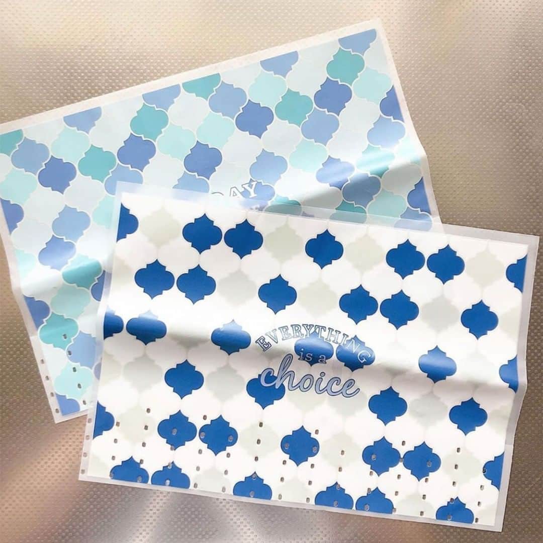 3COINSさんのインスタグラム写真 - (3COINSInstagram)「❋ Moroccan tile ❋⠀  水切りゴミ袋 抗菌防臭機能付き 各17枚入り  300円(税込330円)  爽やかで清潔感のあるモロッカンタイル柄の キッチンアイテムが登場✨  店舗により在庫が異なりますので、お立ち寄りの店舗までお問い合わせください。  #3COINS #スリーコインズ #スリコ﻿ #モロッカンスタイル #コラベルタイル #モロッカンタイル柄 #タイル柄 #キッチン #キッチンアイテム #モロッコタイル #コラベルタイル柄 #キッチングッズ #シンプルな暮らし #便利グッズ #プチプラ雑貨 #プチプラ好き #キッチングッズ #kitchen #moroccostyle #morocco #水切りごみ袋」8月7日 19時01分 - 3coins_official
