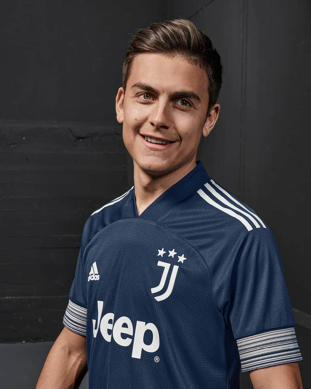 ユヴェントスFCさんのインスタグラム写真 - (ユヴェントスFCInstagram)「Ready for timeless elegance.  Our new Away Kit by @adidasfootball is now available on the Juventus Official Store 🤩 (link in bio 📲)  #ReadyForSport #createdwithadidas」8月7日 19時00分 - juventus