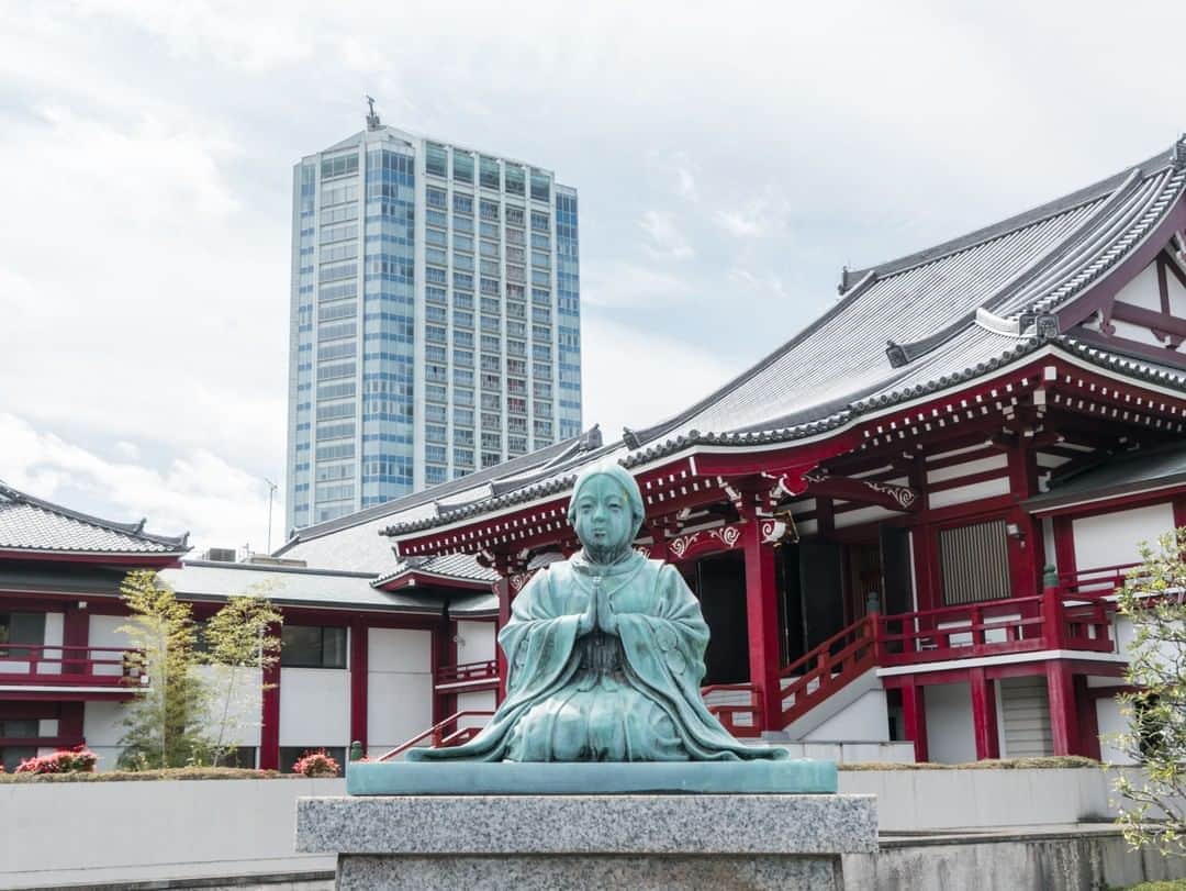 ザ・プリンス パークタワー東京さんのインスタグラム写真 - (ザ・プリンス パークタワー東京Instagram)「ホテルのお隣、増上寺は都内に静かに佇む、歴史あるお寺です。  Next to the hotel, Zojoji is a historical temple that stands quietly in the heart of Tokyo.  Share your own images with us by tagging @princeparktowertokyo ————————————————————— #TokyoTower #princeparktower #princehotels #tokyo #japan #beautifulhotels #tokyohotel #shibakoen #akabanebashi #azabujuban #tokyotower #ThePreferredLife #zojoji」8月7日 19時00分 - princeparktowertokyo