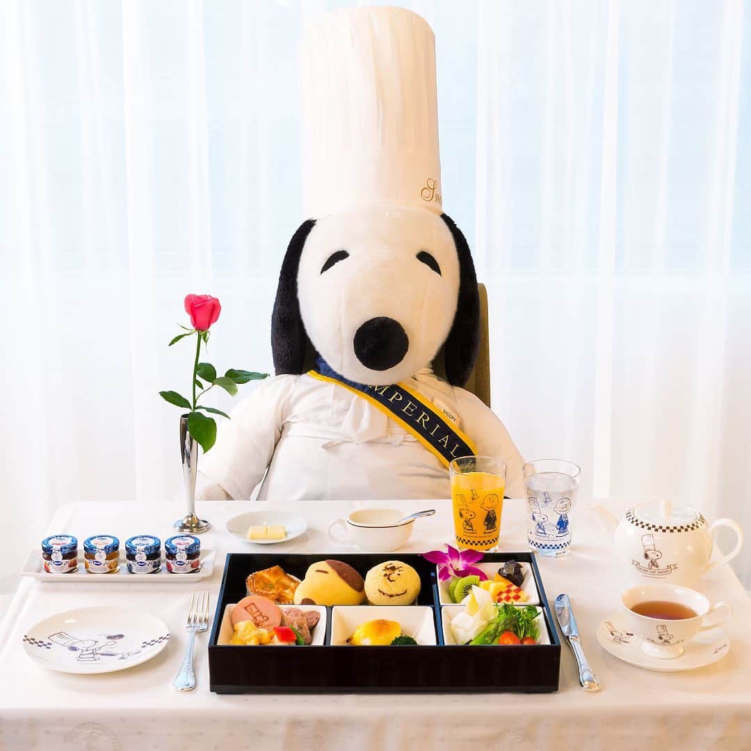 Imperialhotel_jp_帝国ホテル 公式さんのインスタグラム写真 - (Imperialhotel_jp_帝国ホテル 公式Instagram)「～もうすぐ「スヌーピー」の誕生日です～　　　 8月10日（月）は、「スヌーピー」の誕生日です。 帝国ホテルでは、世界中から愛される「スヌーピー」に囲まれて過ごすことのできる宿泊プランをご用意しています。 大阪では2001年から、東京では2014年から、ドアマンと料理長のユニフォームを着た帝国ホテルでしか出会えない「スヌーピー」が多くのお客様をお迎えし続けております。 「ドアマンスヌーピー」「料理長スヌーピー」と一緒に過ごしてみませんか。 詳しくは、公式HPをご確認ください。  #imperialhoteljp #imperialhotel #imperialhoteltokyo #japan #tokyo #hibiya #ginza #snoopy #帝国ホテル #帝国ホテル東京 #東京 #日比谷 #銀座 #スヌーピー #帝國飯店 #帝國飯店東京 #日本 #임페리얼호텔 #임페리얼호텔도쿄 #일본 #도쿄」8月7日 19時15分 - imperialhotel_jp_official
