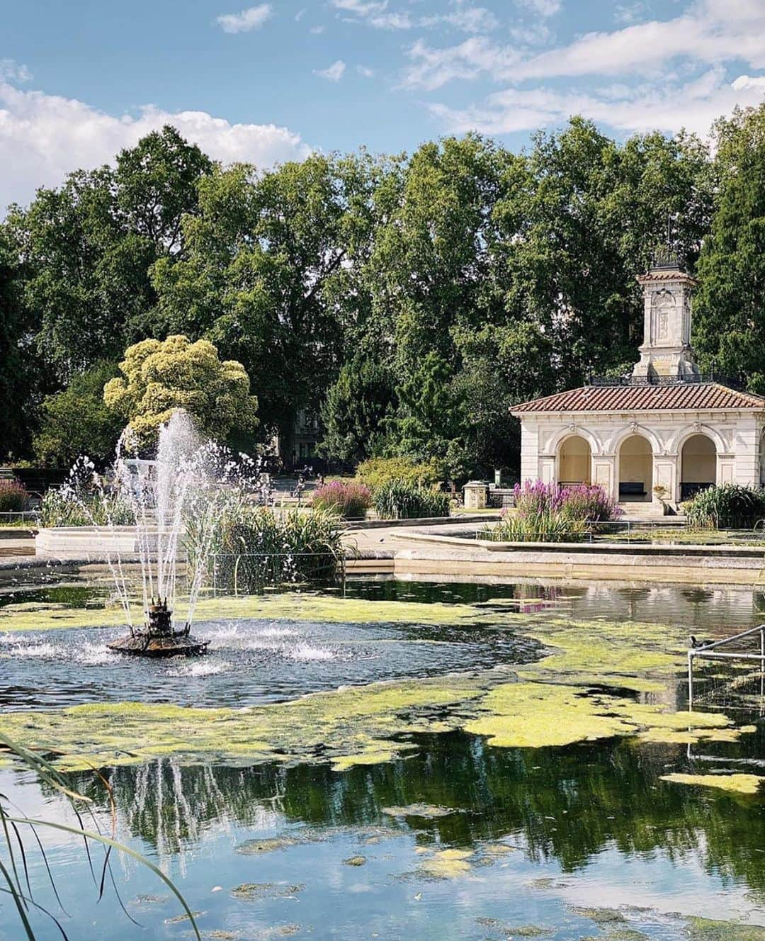 @LONDON | TAG #THISISLONDONさんのインスタグラム写真 - (@LONDON | TAG #THISISLONDONInstagram)「As London hits 36C the shade of the #ItalianGardens in #HydePark might be the answer! 🌳🌲🌻 Wonderful snap from @littlelondonwhispers! 📸💕 Did you know that the gardens are believed to have been a gift from Prince Albert to his beloved Queen Victoria? 🤔 They are now recognised as being a site of particular importance and are Grade II listed.  Look out for Queen Victoria and Prince Albert's initials on one of the walls of the Pump House, at the north of the gardens. 👌🏼👌🏼  ___________________________________________  #thisislondon #lovelondon #london #londra #londonlife #londres #uk #visitlondon #british #🇬🇧 #lancastergate」8月8日 0時47分 - london