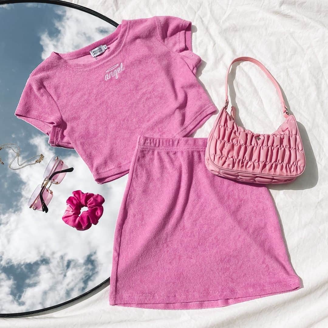 Beginning Boutiqueさんのインスタグラム写真 - (Beginning BoutiqueInstagram)「Honey 🦋 Obsessing over our new & exclusive Angel Terry Tee Pink & Angel Terry Mini Skirt Pink! #pfg」8月7日 19時20分 - beginningboutique