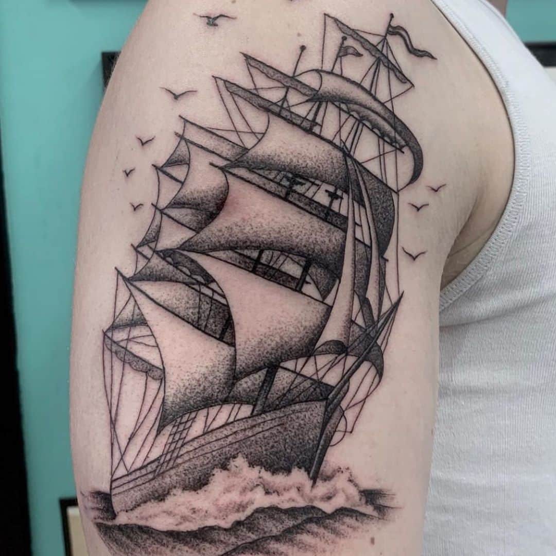 アムステルダム・タトゥー・ミュージアムのインスタグラム：「Tattoo by @timothyenglisch #schiffmacherenveldhoen」