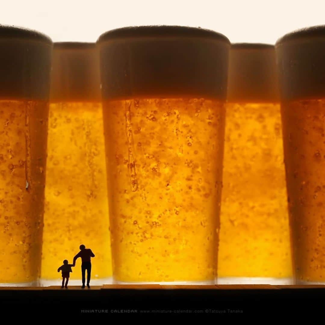 田中達也さんのインスタグラム写真 - (田中達也Instagram)「⠀ Beer Selection🍻 #InternationalBeerDay ⠀ #世界ビールデー ということで、ビールをモチーフにした作品を集めました。 ⠀」8月7日 19時25分 - tanaka_tatsuya