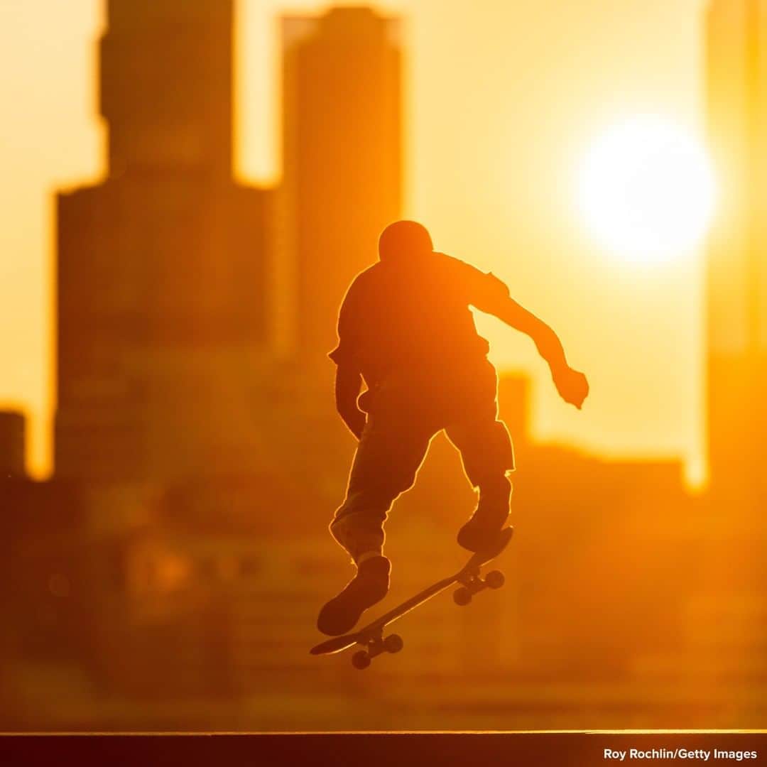 ABC Newsさんのインスタグラム写真 - (ABC NewsInstagram)「Skateboarder enjoys the outdoors at Rockefeller Park in lower Manhattan, New York. #skateboarding #skating #newyork」8月7日 19時33分 - abcnews