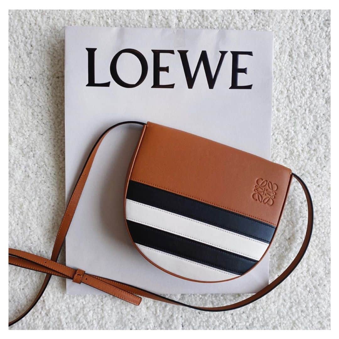 Rionaさんのインスタグラム写真 - (RionaInstagram)「. . LOEWE 購入品 🧺🤎 . . #LOEWE #LOEWEbag #ロエベ #ロエベ購入品 #ロエベバッグ @loewe」8月7日 19時42分 - riiioona
